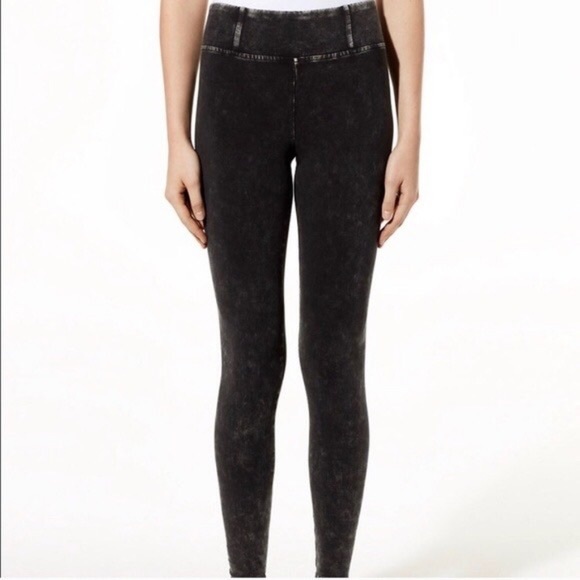 Aritzia Pants - ⭐️3 FOR $20⭐️ Aritzia Talula Dye Effect Leggings
